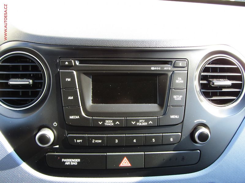 Hyundai i10 (2014) 1.0i, 1.maj,ČR, AC, tempo - fotka 15 z 18