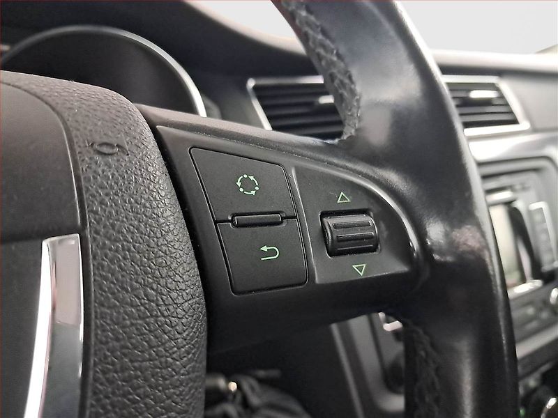 Škoda Superb (2010) Elegance 2.0 TDI, Navi - fotka 16 z 19