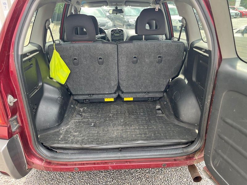 Toyota RAV4 (2004) 2.0 i 4 x 4  Velmi pěkná - fotka 11 z 18
