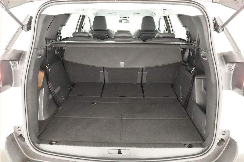 Peugeot 5008 (2022) 1.5 BlueHDi - fotka 19 z 20