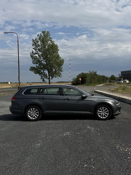 Volkswagen Passat (2015) 1. Majitel, Dovoz, Tažné - fotka 8 z 25