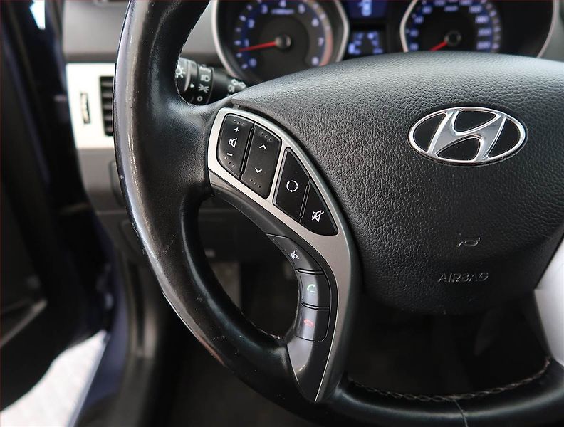 Hyundai i30 (2015) 1.6 MPI, ČR,1.maj, Tempomat - fotka 14 z 18