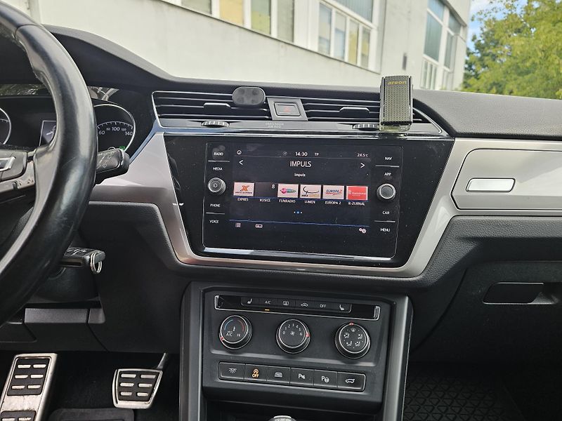 Volkswagen Touran (2017) 2.0TDI DSG - fotka 11 z 19