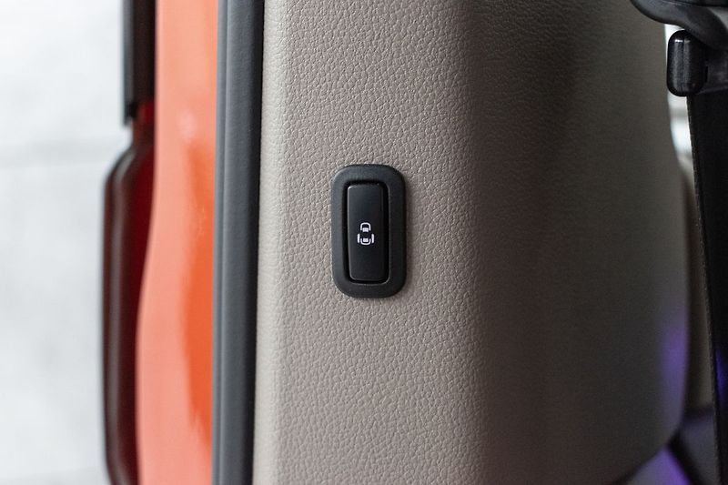 Volkswagen Multivan 1.4 TSI LONG*TAŽNÉ*ZÁRUKA*ČR 1 - fotka 17 z 50