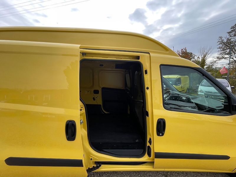 Fiat Dobló 1.6MJT 77kW*CZ*1.MAJ* Bluetoot - fotka 15 z 27