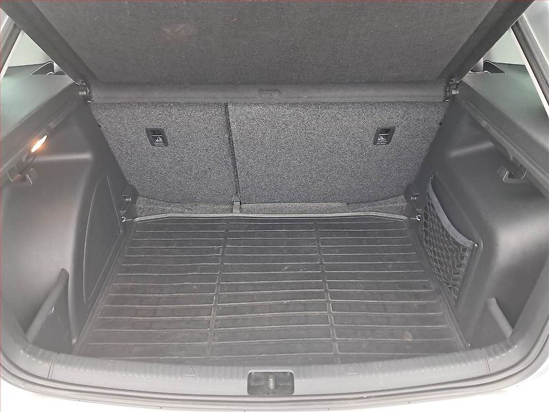Škoda Rapid (2014) Spaceback 1.2 TSI - fotka 13 z 16