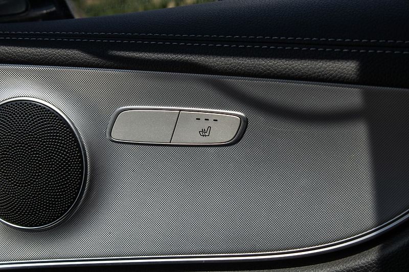 Mercedes-Benz Třídy E D 2017 AT 143kW - fotka 23 z 26