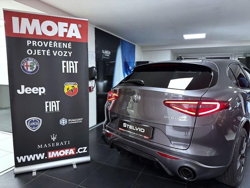 Alfa Romeo Stelvio (2023) 2.0T 280k AT8 ZF Q4 4x4 Veloce - fotka 5 z 22