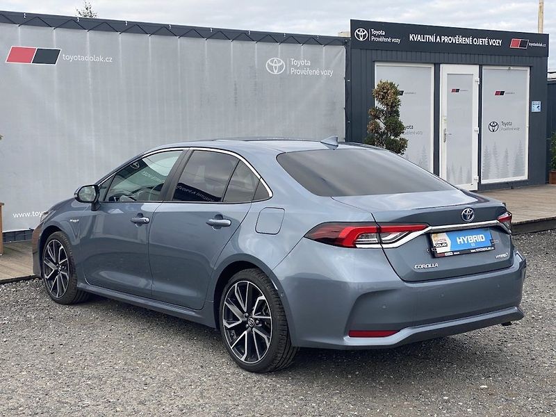Toyota Corolla 1.8HSD, ČR, Executive VIP - fotka 5 z 23
