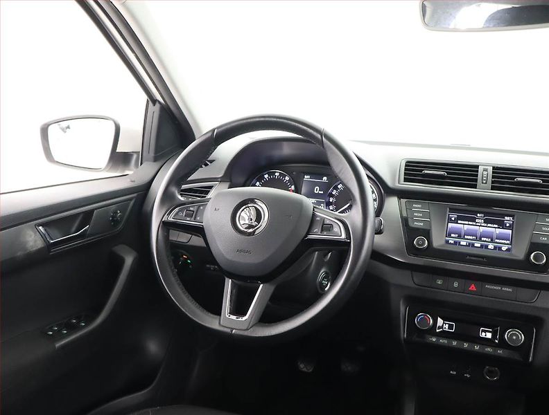 Peugeot 5008 (2018) PureTech 130, 7 míst, Tempomat - fotka 7 z 18