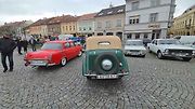 Z jedenáctého ročníku srazu autoveteránů na Husově náměstí v Rakovníku. Foto: Karel Fiala