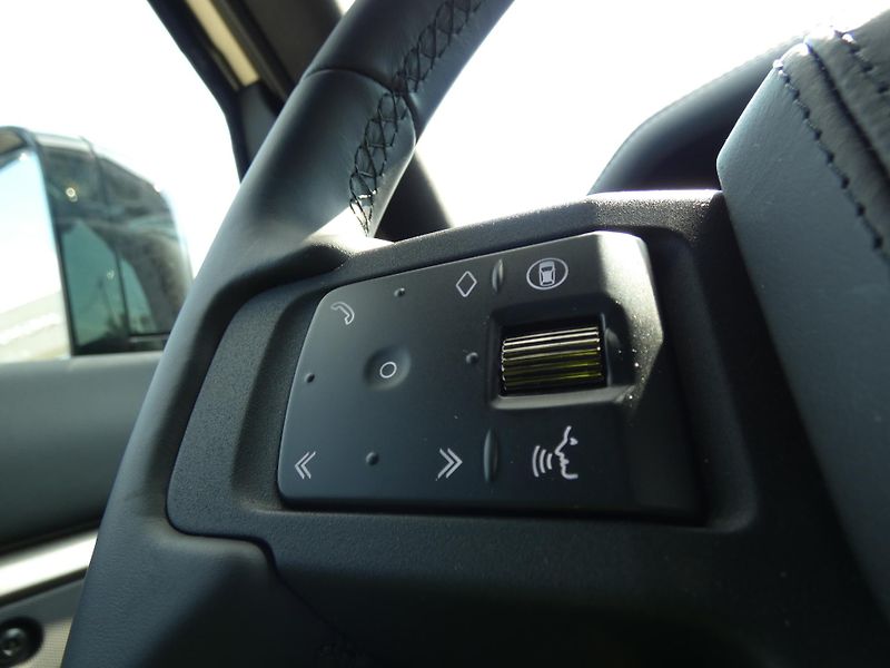 Land Rover Defender 110 4,4 OCTA P635 - fotka 18 z 46