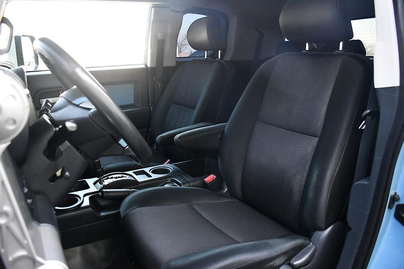 Toyota FJ Cruiser 4,0 VVT-i V6 AWD AT - fotka 11 z 50