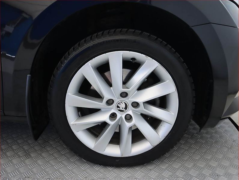 Škoda Superb (2016) Laurin&Klement 1.8 TSI - fotka 15 z 21