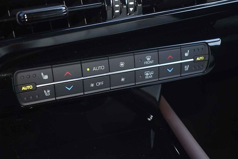 Toyota Mirai je zatím na silnicích bílou vránou