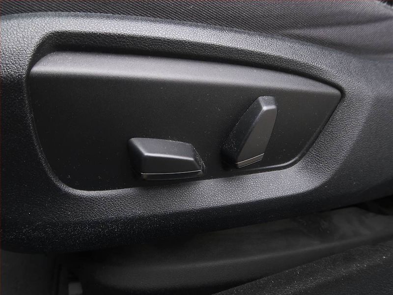 BMW Řada 5 (2015) 520d, Automat, Bi-Xenony - fotka 16 z 18
