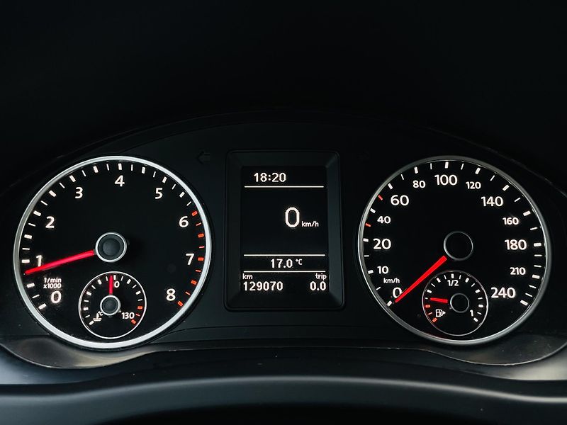 Volkswagen Tiguan 1.4TSI MANUÁL VÝHŘEV SERVISKA - fotka 37 z 39
