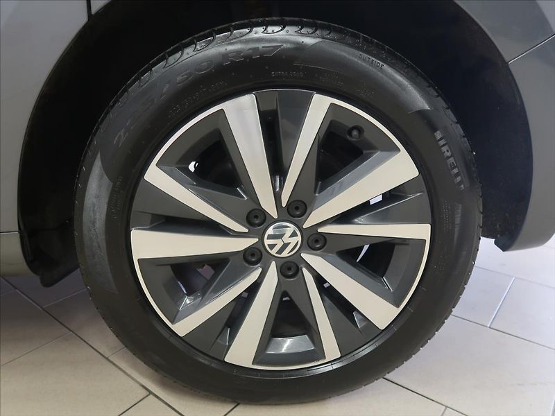 Volkswagen Sharan 2,0 TDI Highline LED panorama - fotka 32 z 39
