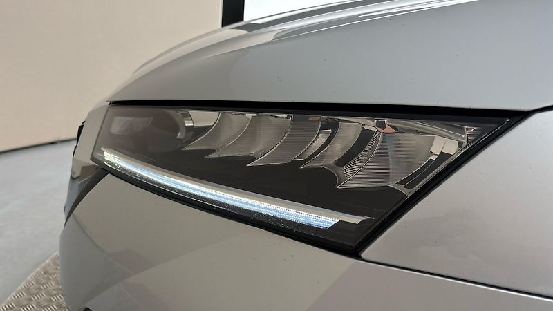 Škoda Octavia 2.0 TDI DSG Ambition - fotka 18 z 24