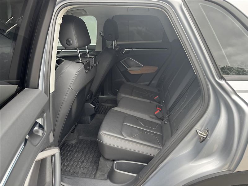 Audi Q3 2,0 40TDI quattro S tronic DPH - fotka 12 z 29