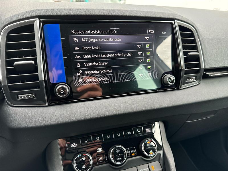 Škoda Karoq Top Selection 1,5 TSI 110 kW 6 - fotka 16 z 21