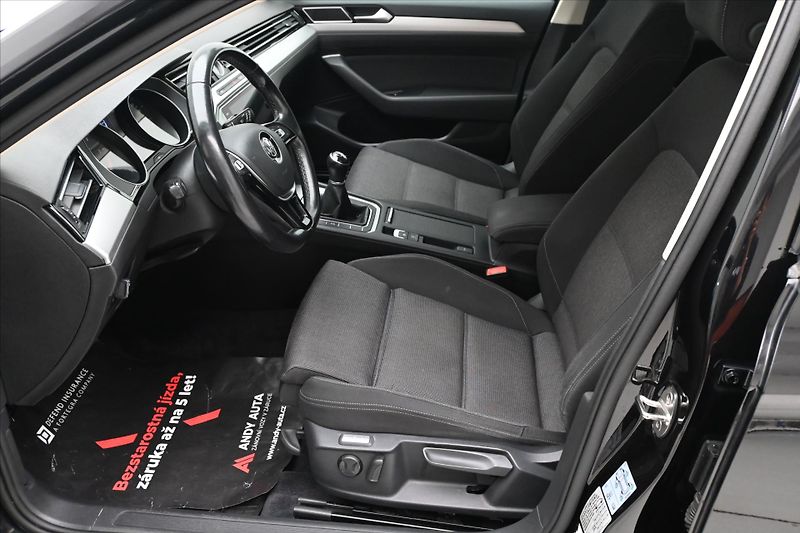 Volkswagen Passat 2,0 TDI 110 kW COMFORTLINE Zár - fotka 13 z 28