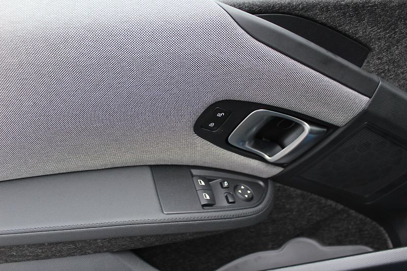 BMW i3 i3s 120Ah - fotka 28 z 32