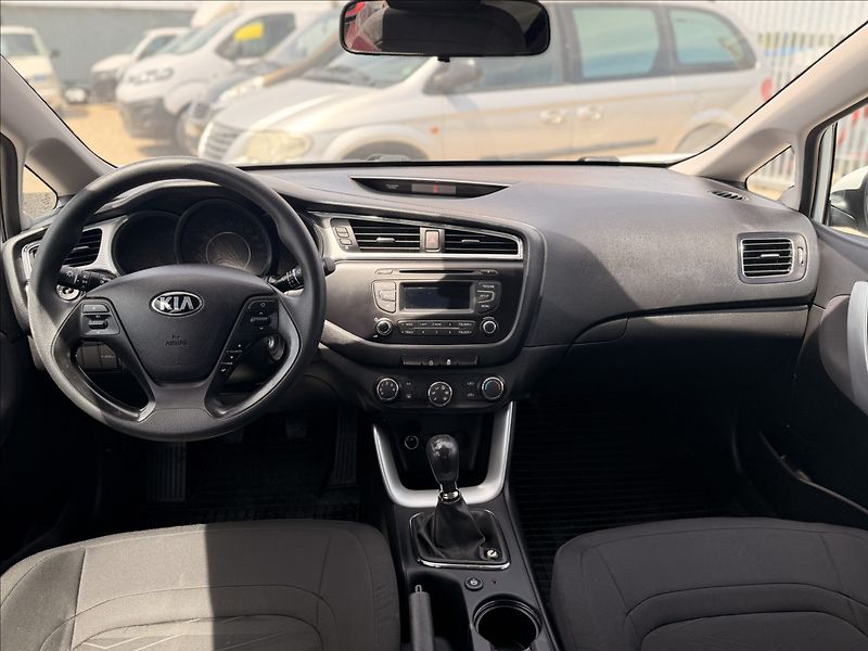 Kia Ceed 1,4 i +LPG 1.MAJITEL ČR DPH - fotka 15 z 22