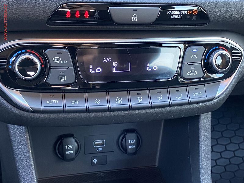 Hyundai i30 (2023) 1.5 T-GDi, ČR, Smart, LED - fotka 16 z 19