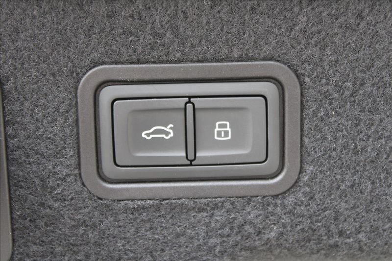 Audi A8 60 TDI V8 Q/TOP-VÝB/DPH - fotka 11 z 48