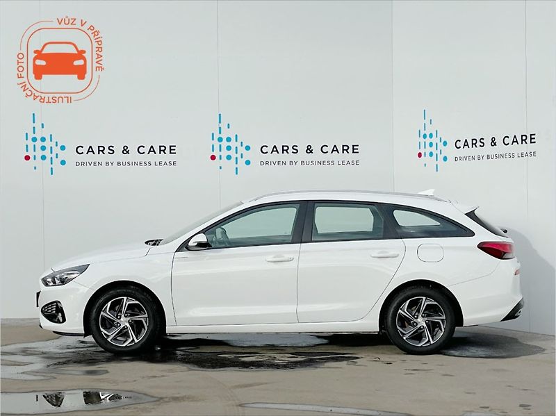 Hyundai i30 1,6 CRDi Combi Smart NAVI - fotka 2 z 3