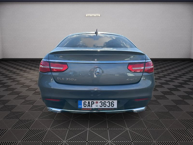 Mercedes-Benz GLE (2017) 350D 4Maric 190kw - fotka 6 z 29