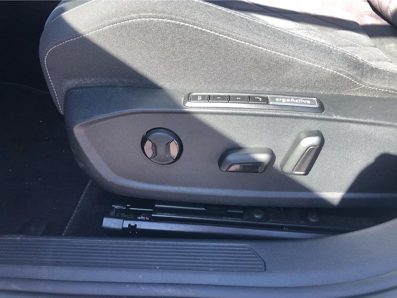 Volkswagen Golf Variant 1.5 TSi STYLE - fotka 27 z 29
