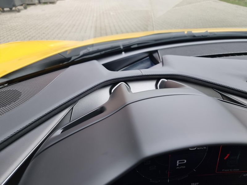 Ferrari 296 GTB (2024) LIFT JBL CARBON RACING ADAS - fotka 17 z 21