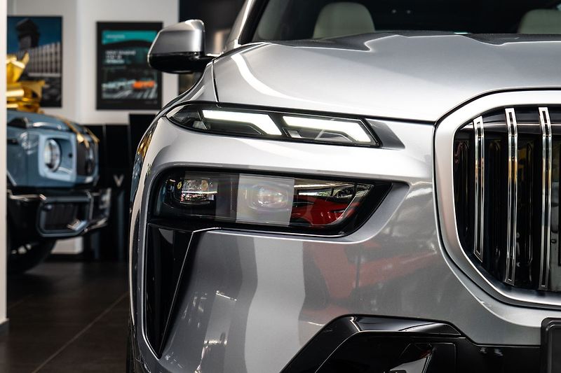 BMW X7 xDrive 40d LED/360 - fotka 30 z 31