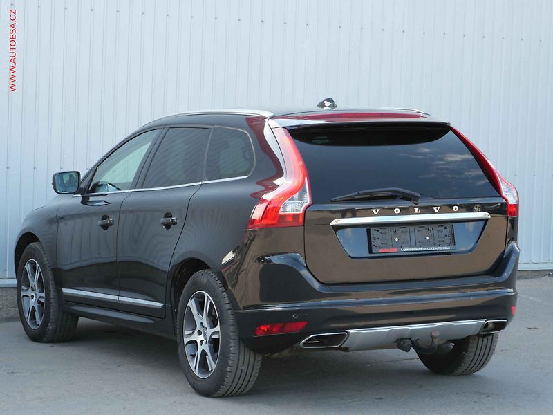 Volvo XC60 (2014) 2.0 D4, Summum, bixen, panor - fotka 6 z 26