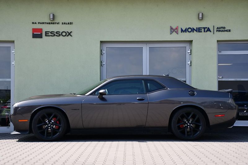 Dodge Challenger 5.7 V8 HEMI - fotka 2 z 41