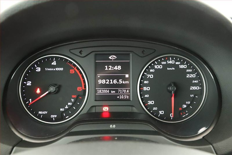 Audi A3 (2016) 1.6 TDI, Navi, Bi-Xenony - fotka 10 z 13