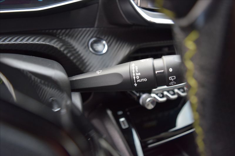 Peugeot 2008 0,0 100KW GT NAVI 360° KAMERA - fotka 33 z 47
