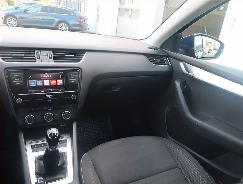 Škoda Octavia (2018) Ambition 1.0 TSI, Tempomat - fotka 8 z 14