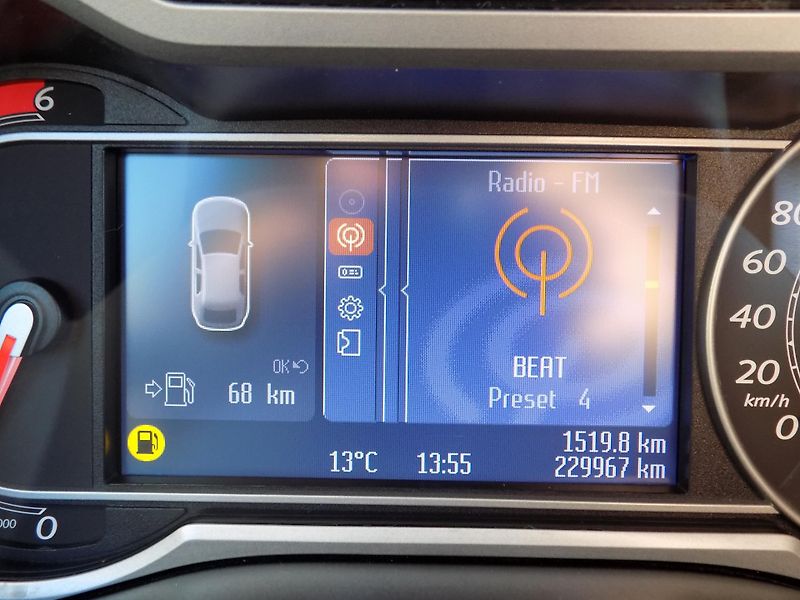 Ford S-MAX 2,0  TDCI 103KW TITAN FACELIFT - fotka 39 z 47