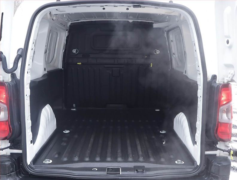 Peugeot Partner (2019) 1.5 BlueHDi, 3Místa, DPH - fotka 13 z 20