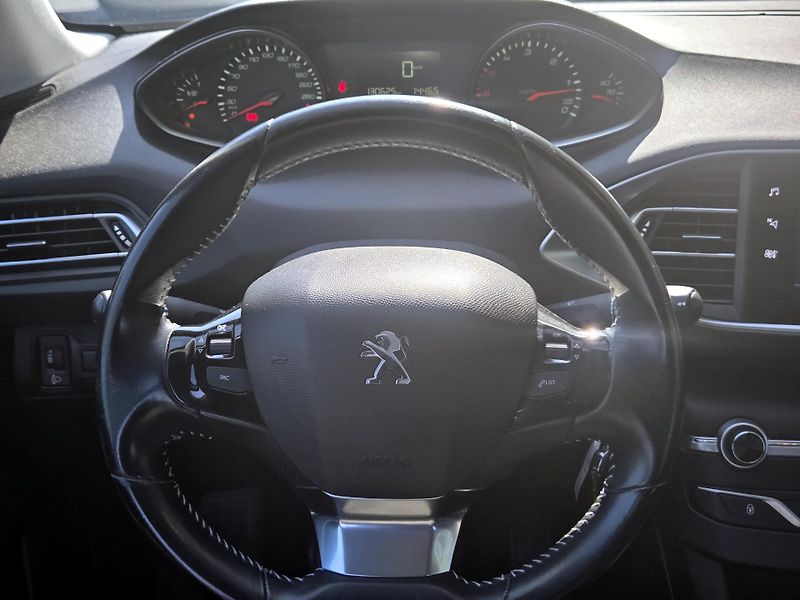 Peugeot 308 bHDi ČR, *SERV.KNÍŽKA*         - fotka 36 z 40