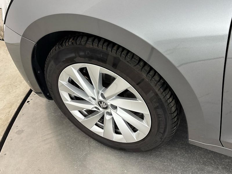 Škoda Octavia Top Selection DSG - fotka 26 z 30