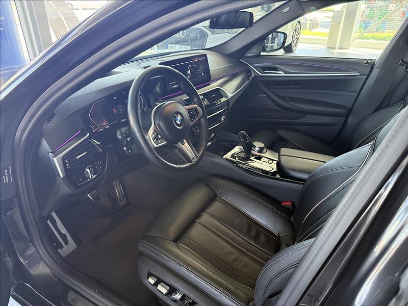BMW Řada 5 3,0   530xDrive,Mpaket,4x4,Las - fotka 9 z 45