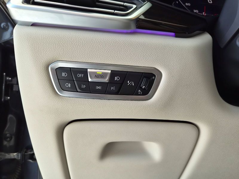 BMW X5 xDrive 30d - fotka 15 z 34