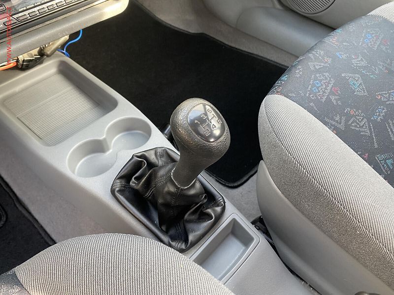 Škoda Felicia (2000) 1.3i, ČR, šíbr, centrál - fotka 13 z 14