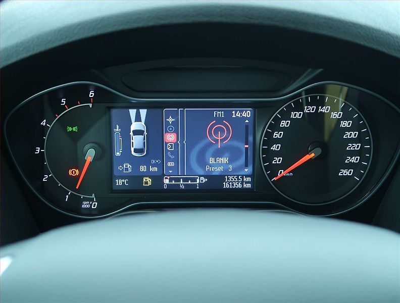 Ford S-MAX (2013) 2.0 TDCi, Navi, Xenony - fotka 11 z 17
