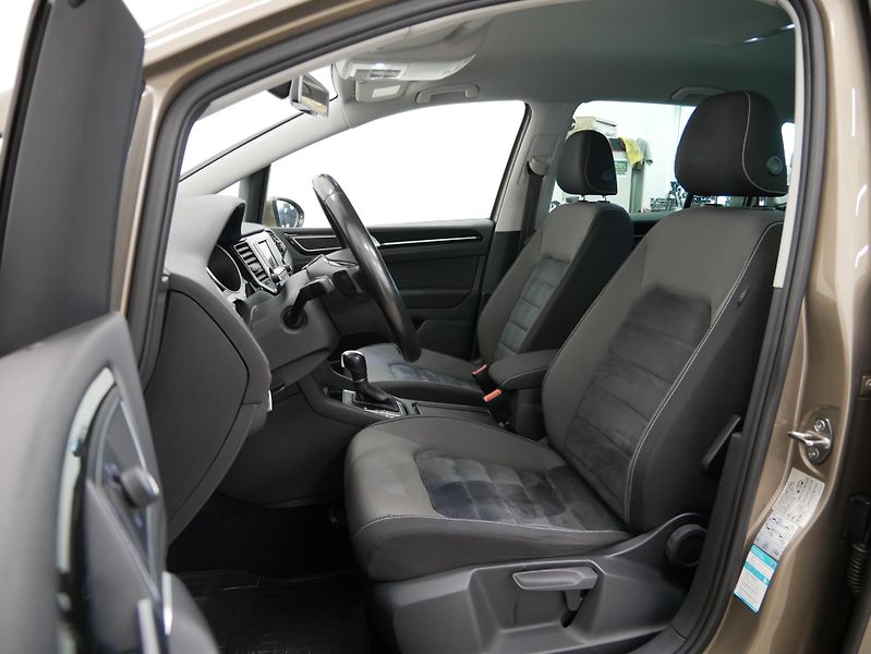 Volkswagen Golf Sportsvan - fotka 11 z 26