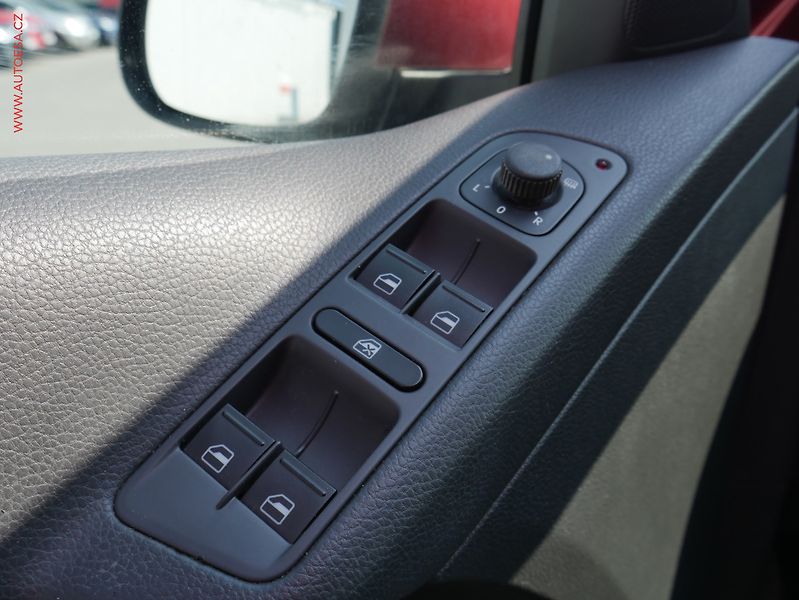 Volkswagen Tiguan (2009) 2.0 TSi 4x4, ČR, DSG, bixen - fotka 14 z 19